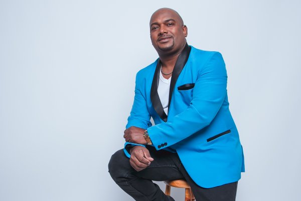 Imagen HECTOR VILLANUEVA CON SWING DOMINICANO