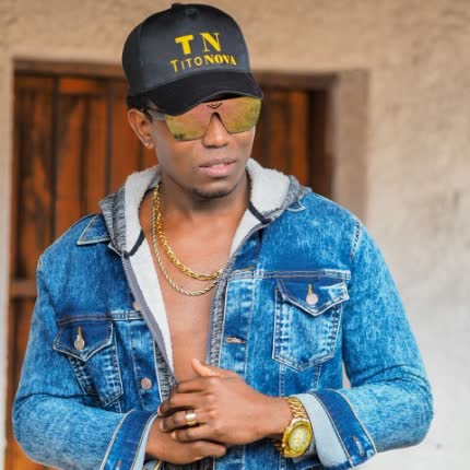 Carátula TITO NOVA - Tuyo