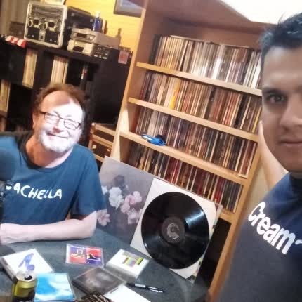 Carátula PODCAST BAILAR PEGADOS - EP 01 - Conversación con el productor Barry Sage