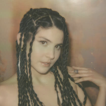 Carátula VALENTINA MARINKOVIC - Tiene Más Sentido