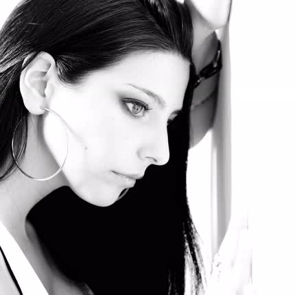 Carátula DANIELA CASTILLO - Invencible