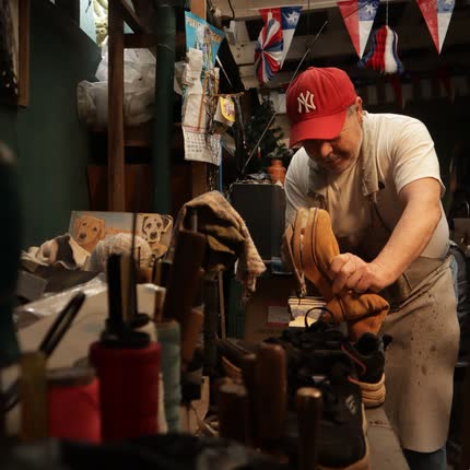 Carátula Donde Aprieta el Zapato