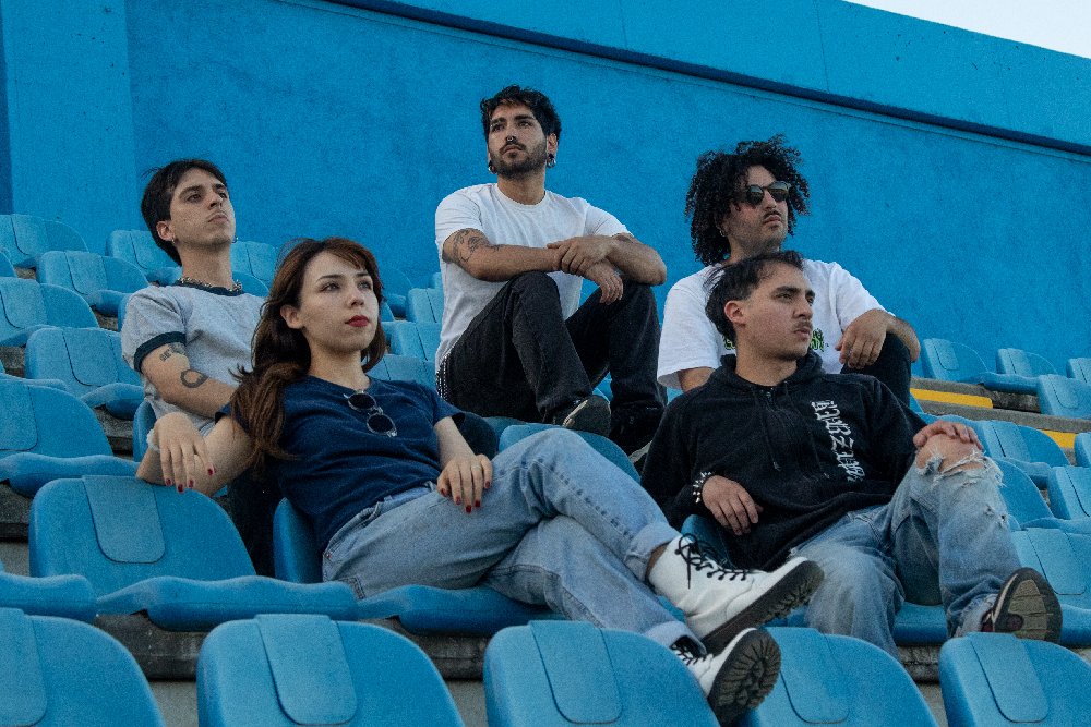 Flyer Nota Shinigami visitará Santiago, Temuco y Chillán con su gira "No Me Pidas Sol"