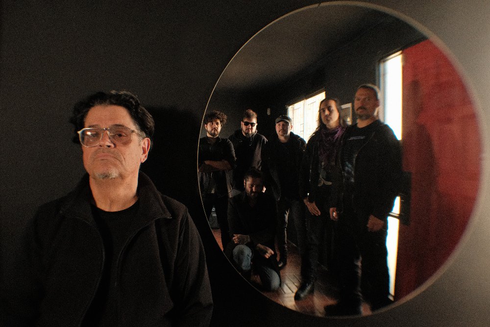 Flyer Nota Kuervos del Sur celebra de 15° aniversario del álbum "Porvenir", con nueva versión de “Mariposa Peregrina” junto a Joe Vasconcellos