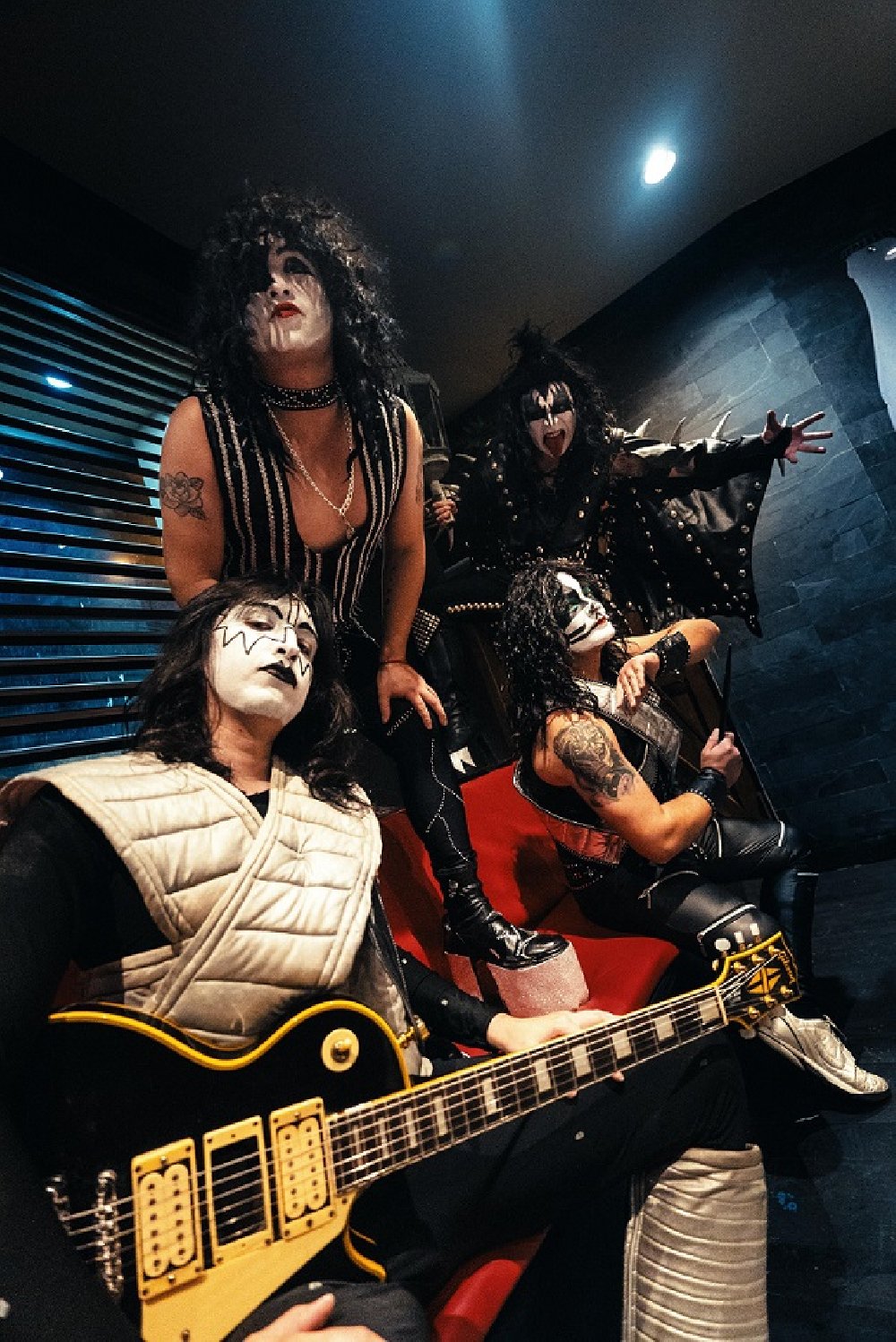 Flyer Danger: La banda chilena que revive la era dorada de KISS con un show lleno de energía, maquillaje y puro rock and roll